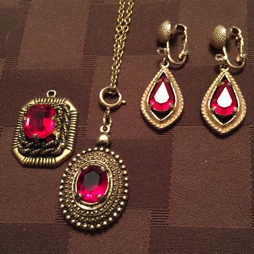 Sarah Coventry 1969 Majorica Square Pendant